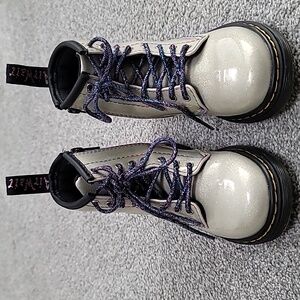 Toddler Girls Size 8 Air Wave Dr. Martens